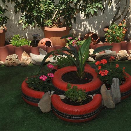 Apartamento Demi'S Garden Near The Metro Of Atenas Exterior foto
