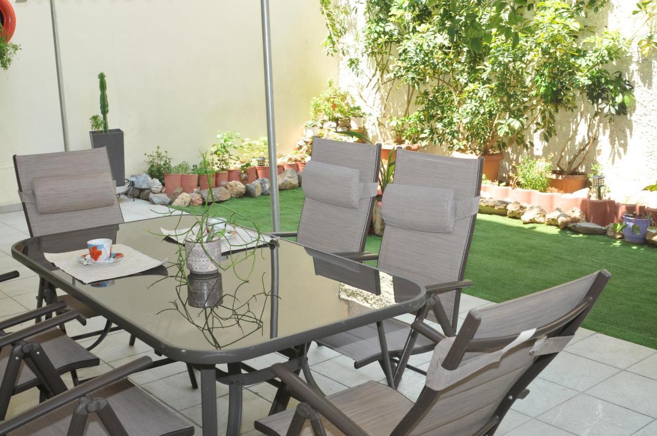 Apartamento Demi'S Garden Near The Metro Of Atenas Exterior foto