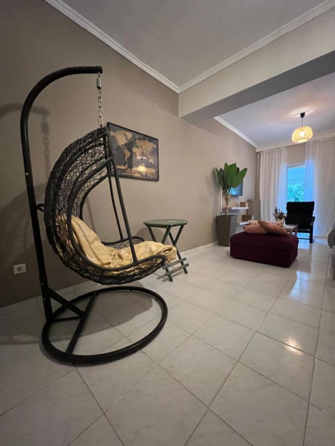 Apartamento Demi'S Garden Near The Metro Of Atenas Exterior foto