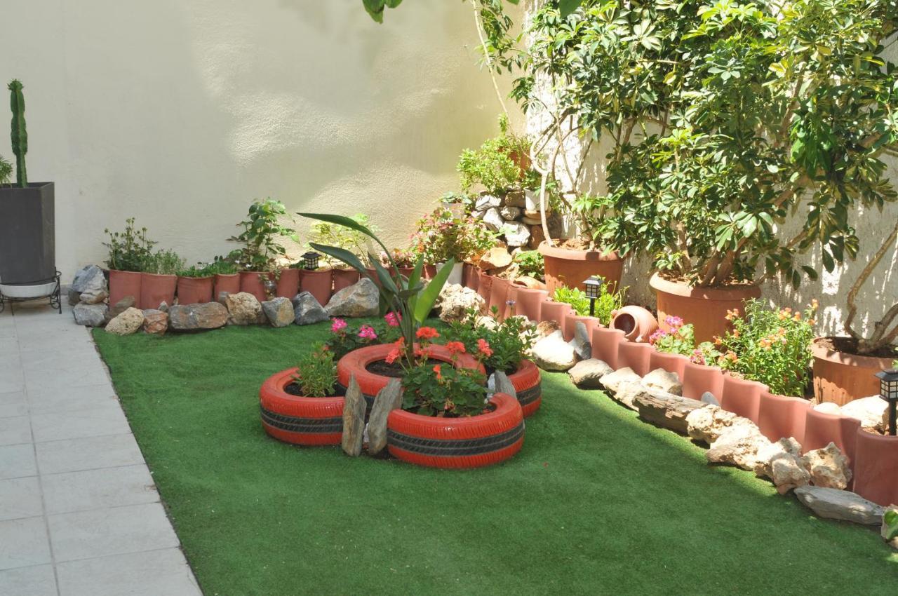 Apartamento Demi'S Garden Near The Metro Of Atenas Exterior foto