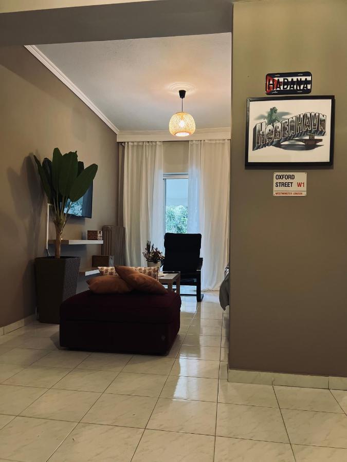 Apartamento Demi'S Garden Near The Metro Of Atenas Exterior foto